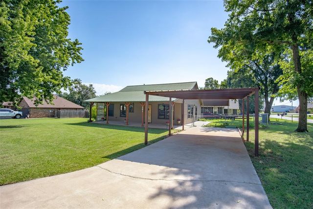 301 NE 5th Street, Blanchard, OK 73010