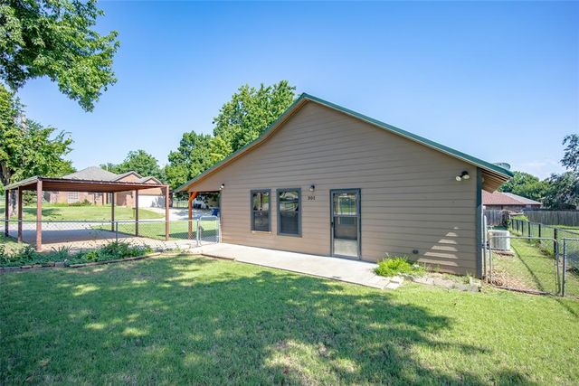 301 NE 5th Street, Blanchard, OK 73010