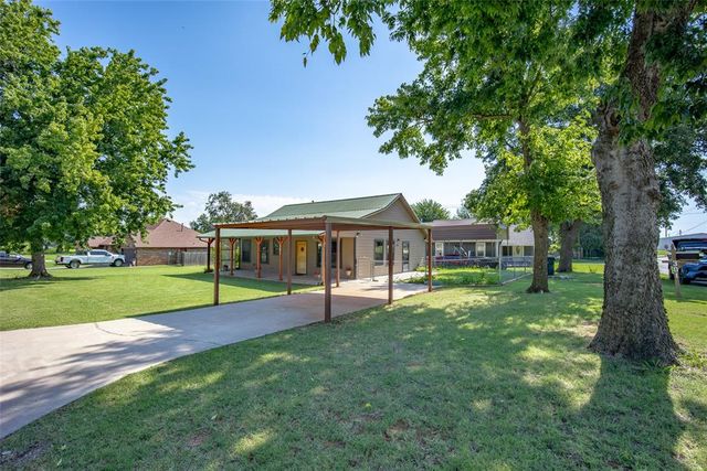 301 NE 5th Street, Blanchard, OK 73010