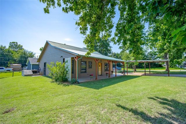 301 NE 5th Street, Blanchard, OK 73010