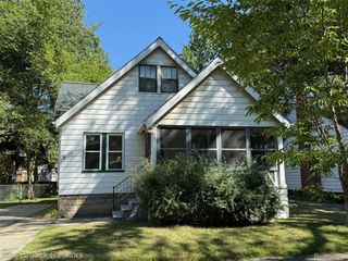 29 WOODWARD HEIGHTS Boulevard, Pleasant Ridge, MI 48069