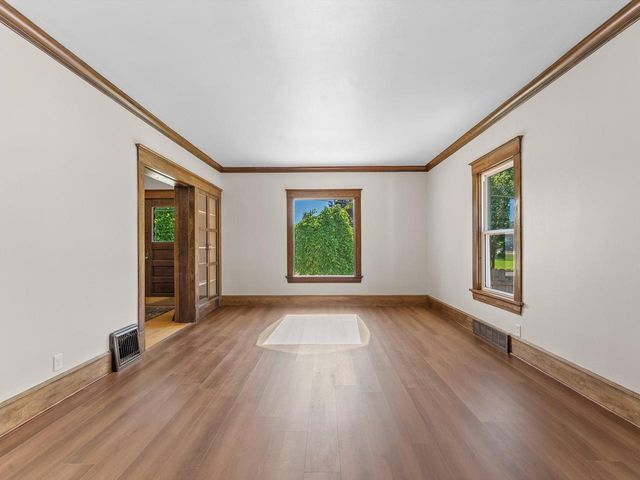 1128 N 11th STREET, Manitowoc, WI 54220