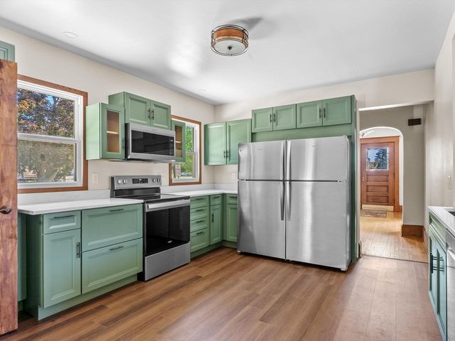 1128 N 11th STREET, Manitowoc, WI 54220