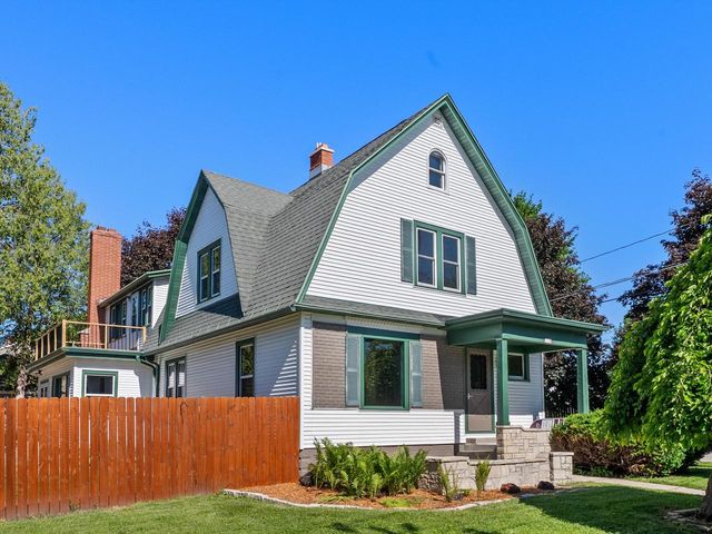 1128 N 11th STREET, Manitowoc, WI 54220
