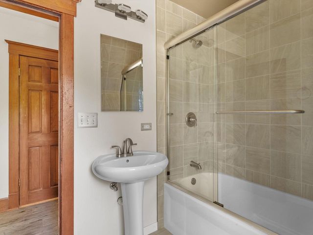 1128 N 11th STREET, Manitowoc, WI 54220