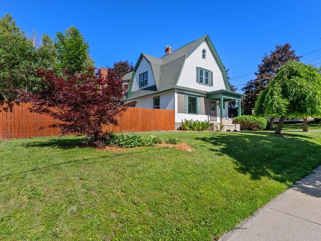 1128 N 11th STREET, Manitowoc, WI 54220