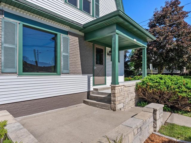 1128 N 11th STREET, Manitowoc, WI 54220