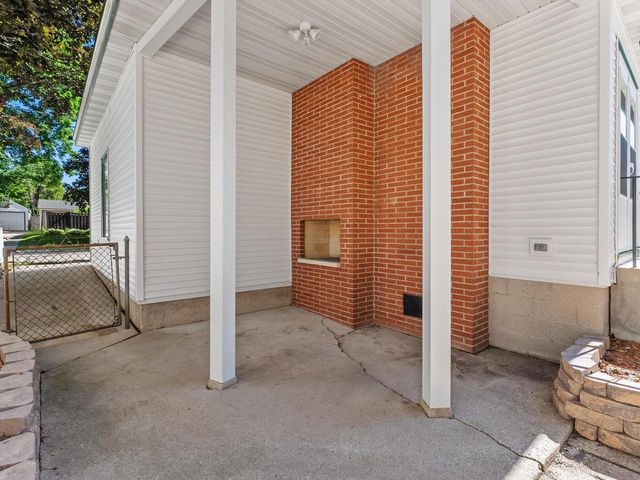 1128 N 11th STREET, Manitowoc, WI 54220
