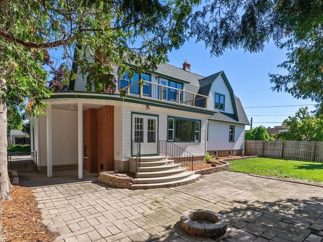 1128 N 11th STREET, Manitowoc, WI 54220