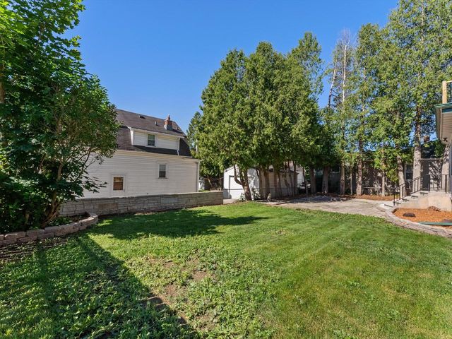1128 N 11th STREET, Manitowoc, WI 54220