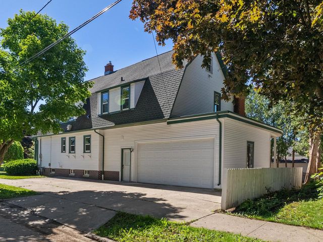 1128 N 11th STREET, Manitowoc, WI 54220