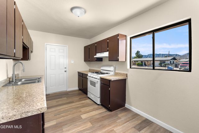 8948 MATTERHORN Drive, El Paso, TX 79904