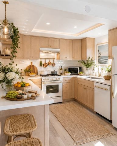 3209 Clay Street, Newport Beach, CA 92663