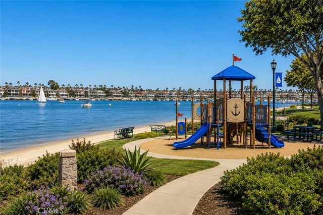 3209 Clay Street, Newport Beach, CA 92663