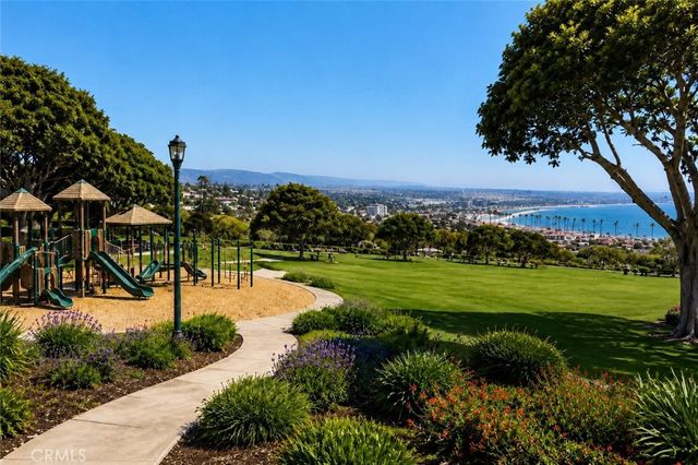 3209 Clay Street, Newport Beach, CA 92663