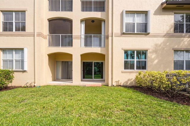 2020 Greenview Shores Boulevard 102, Wellington, FL 33414