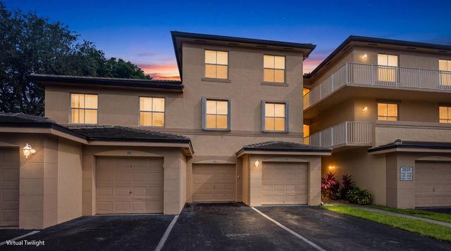 2020 Greenview Shores Boulevard 102, Wellington, FL 33414