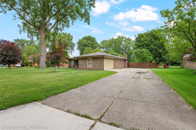 23059 Remick Drive, Clinton Charter Township, MI 48036
