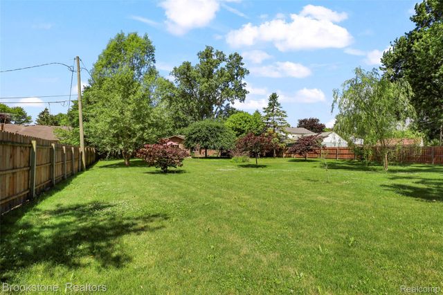 23059 Remick Drive, Clinton Charter Township, MI 48036