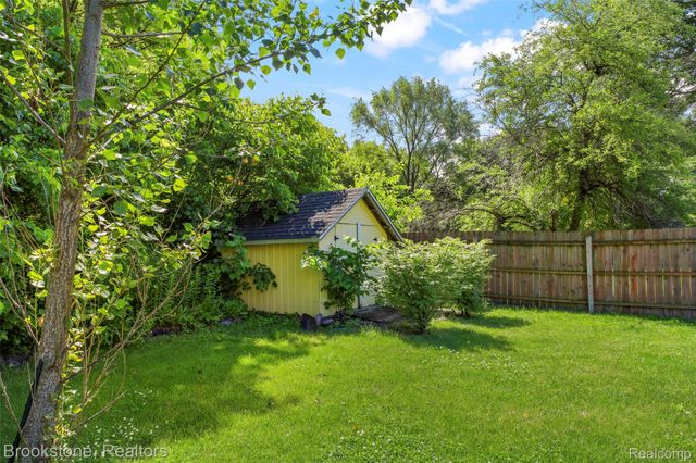 23059 Remick Drive, Clinton Charter Township, MI 48036