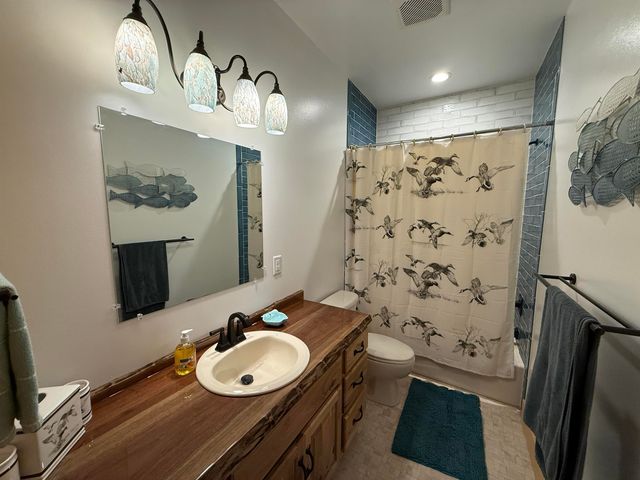 3188 W River Drive, Gladwin, MI 48624