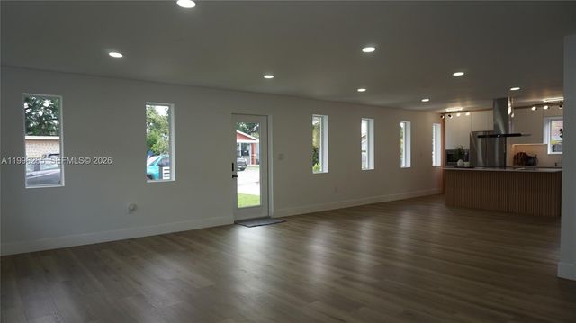 3280 NW 51st Ter, Miami, FL 33142