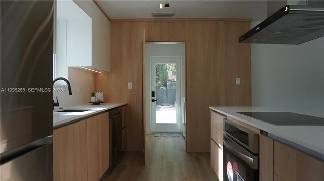 3280 NW 51st Ter, Miami, FL 33142