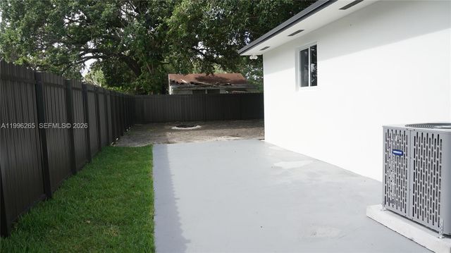 3280 NW 51st Ter, Miami, FL 33142