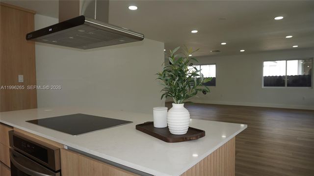 3280 NW 51st Ter, Miami, FL 33142