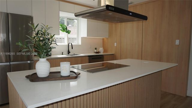 3280 NW 51st Ter, Miami, FL 33142