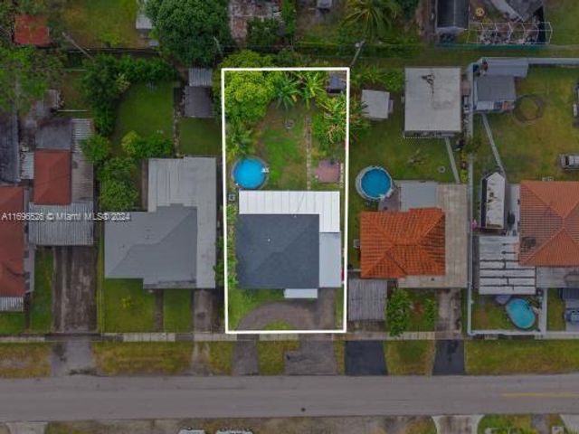 520 E 33RD STREET, Hialeah, FL 33013