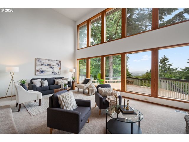 2495 PALISADES CREST Dr, Lake Oswego, OR 97034