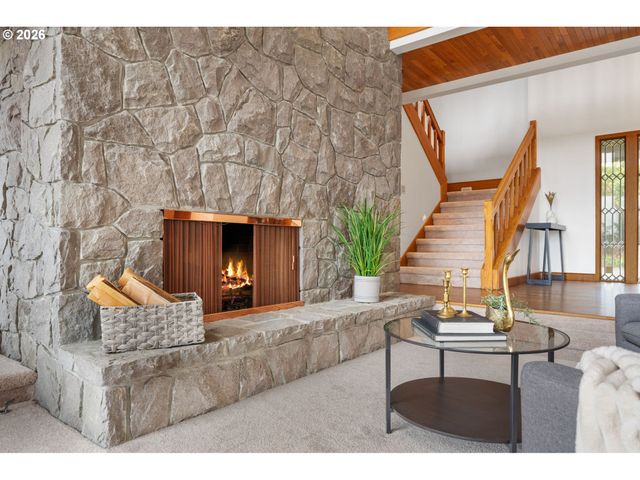 2495 PALISADES CREST Dr, Lake Oswego, OR 97034