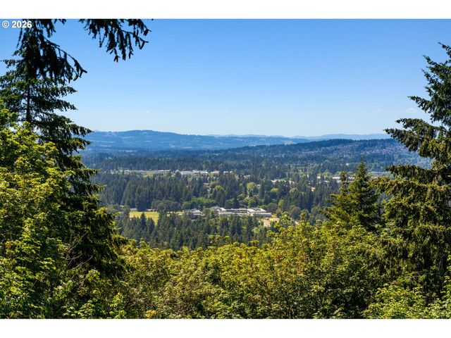 2495 PALISADES CREST Dr, Lake Oswego, OR 97034