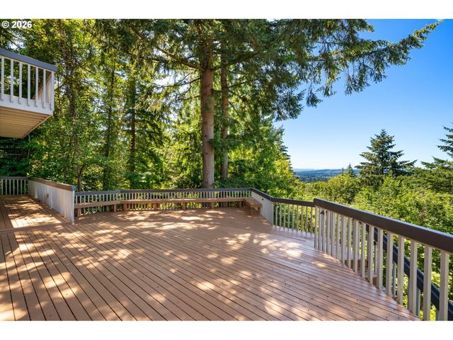 2495 PALISADES CREST Dr, Lake Oswego, OR 97034