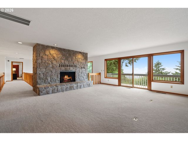2495 PALISADES CREST Dr, Lake Oswego, OR 97034