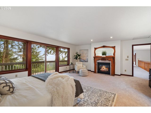 2495 PALISADES CREST Dr, Lake Oswego, OR 97034