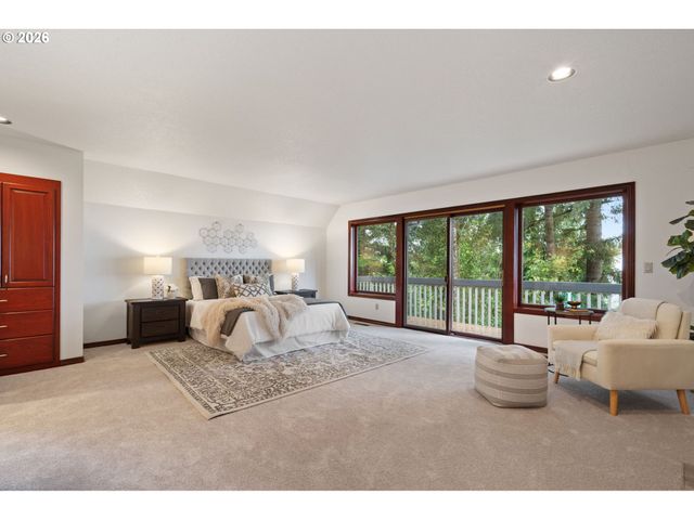 2495 PALISADES CREST Dr, Lake Oswego, OR 97034