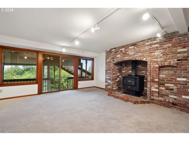 2495 PALISADES CREST Dr, Lake Oswego, OR 97034