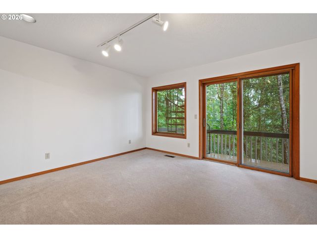 2495 PALISADES CREST Dr, Lake Oswego, OR 97034