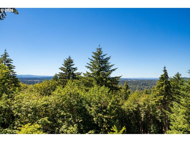 2495 PALISADES CREST Dr, Lake Oswego, OR 97034