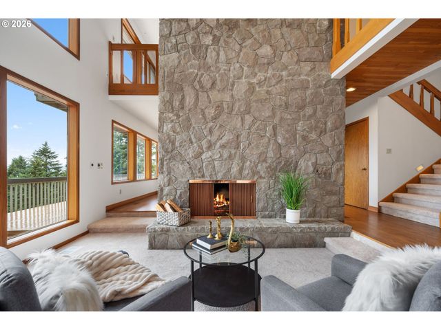 2495 PALISADES CREST Dr, Lake Oswego, OR 97034