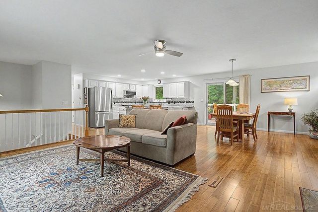 1571 Waukazoo Drive, Park Twp, MI 49424
