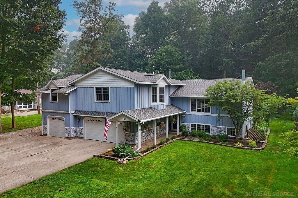 1571 Waukazoo Drive, Park Twp, MI 49424