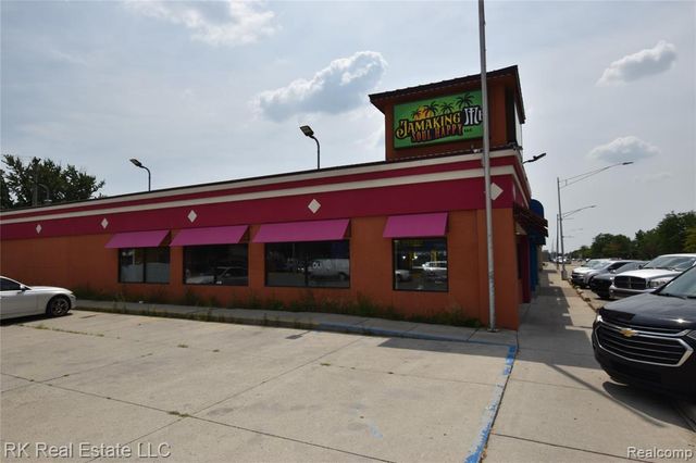 19840 Kelly Road, Harper Woods, MI 48225