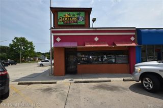 19840 Kelly Road, Harper Woods, MI 48225