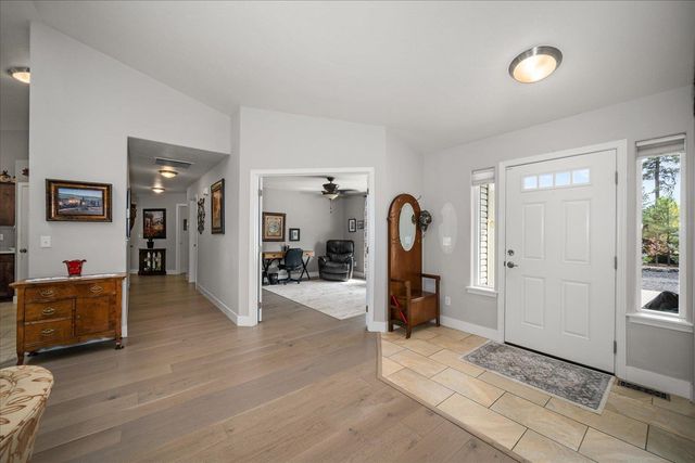 18206 S Hanson Pond Ln, Cheney, WA 99004