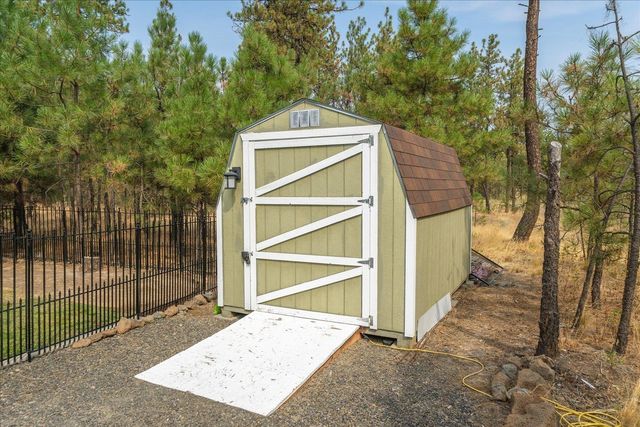 18206 S Hanson Pond Ln, Cheney, WA 99004