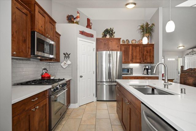 18206 S Hanson Pond Ln, Cheney, WA 99004