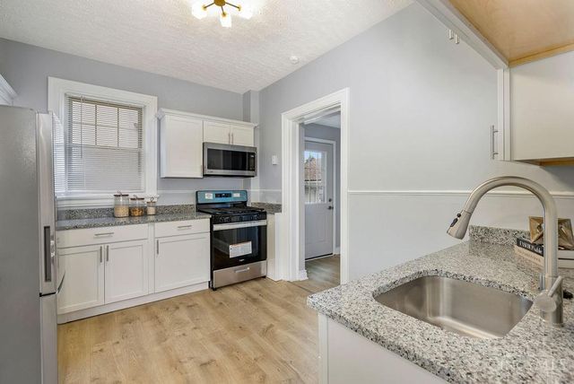 4458 W Eighth Street, Cincinnati, OH 45238